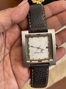 Elegant Leather Band Watch