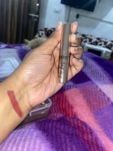 Insight 24hrs Non transfer Lipstick