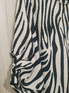 Chic Zebra Print Top