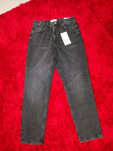 Zara High-Waisted Jeans