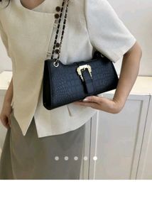 Chic Black Croc Embossed Chain Shoulder Bag