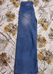 Blue High-Waist Wide-Leg Jeans 👖💙