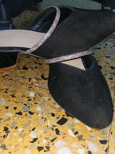black velvet stone heels 👠