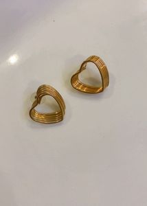Chic Gold Heart Hoop Earrings