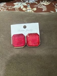 Chic Red Square Stud Earrings