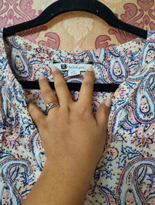 Chic Paisley Print V-Neck Top
