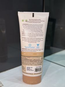 Mamaearth Rice Dewy Bright Face Wash