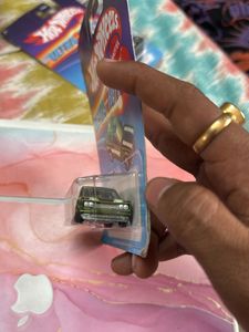 HOT WHEELS ULTRA 71 DATSUN 510 IMPORTED
