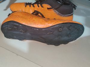 Nivia Mens Football Shoes. Unused No Coins.