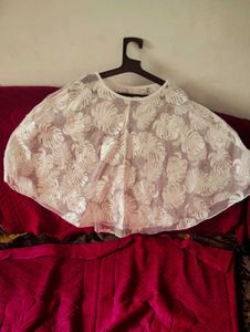 Elegant White Lace Capelet