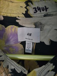H&amp;M Floral Print Short-Sleeve Resort Shirt