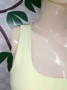 (400)Yellow Cropped Tank Top
