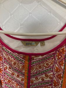 Globle Desi White Kurta with Embroidered Neckline