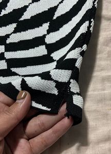 Op Art Sleeveless Top