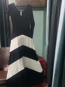 Chic Black &amp; White Striped Maxi Dress