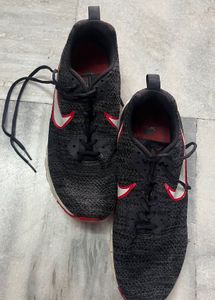 Nike Air Max Motion LW LE Running Shoes