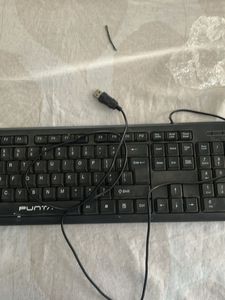 PUNTA Wired Keyboard