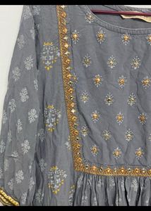 Elegant Grey Floral Print Kurta