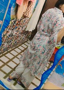 Beautiful Floral Print Kurta Set