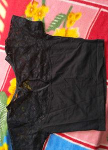 Chic Black Lace Trim Crop Top