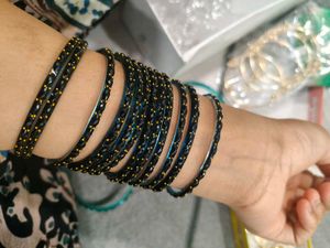 Elegant Dark Blue Glass Rain Drop Bangles Set