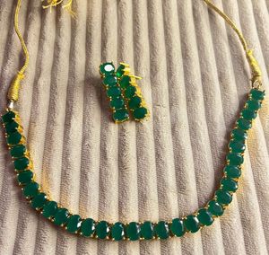 Elegant Emerald Necklace &amp; Earring Set