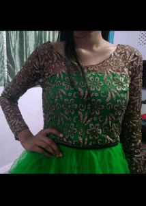 green frill gown with beautiful body
