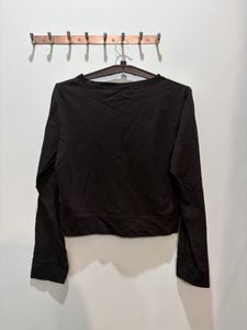 Solid Black Long Sleeve Cropped Top