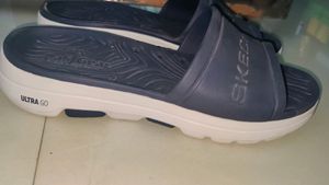 Skechers Men  Casual Slippers . Like New.