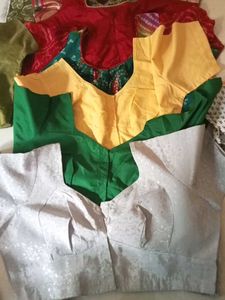 bundle of 17 blauses
