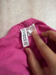 pink fitted top