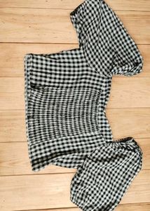 Black and White Gingham Puff Sleeve Top