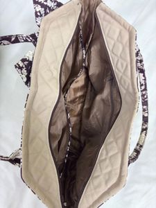 Chic Tote Bag with Floral Accent