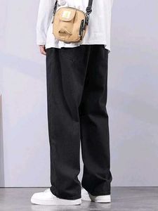 Men’s Urban Jet Black Loose Fit Jeans