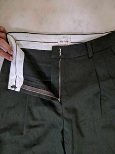 Sienne Forget Green Heavy Barrel Legged Slacks