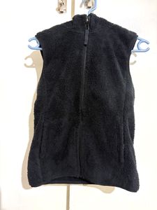Uniqlo hoodie Fleece Vest - Warm & Cozy!