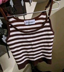 Fitted Sleevless Crop Top
