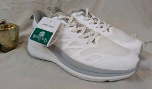 Men's White &amp; Grey Sneakers Size 9 🌟