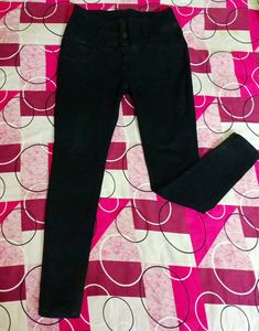 Black High-Waisted Jeans