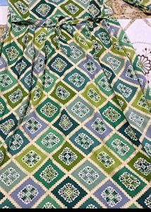 Green Geometric Print Kurta with Embellished Neckl