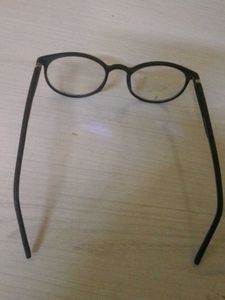Round eyeglasses frames