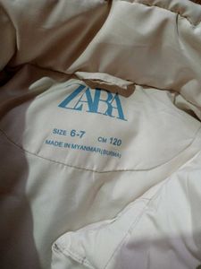 ZARA Selvee Less Puffer  Jacket