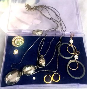 Assorted Royal Jewelry Collection 🖤