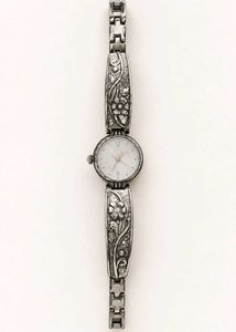 Vintage Floral Engraved Watch