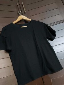 Zudio Women Regular Fit Classic Black T-Shirt