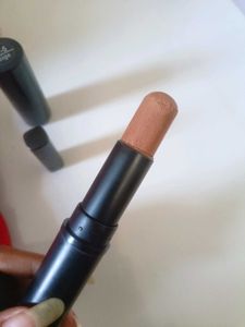 foundation and contouring stick combo