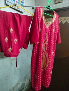 Beautiful Tomato red Kurta Set with Embroidery