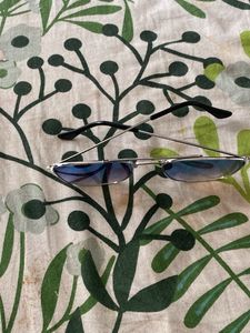 Stylish Aviator Sunglasses with Blue Mirrored Lens