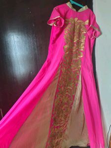 Elegant Pink Kurta Set with Gold Embroidery