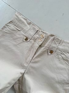 Chic Beige shorts